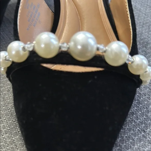 Black Heels with Pearl Embellishments - Picture 5 of 6